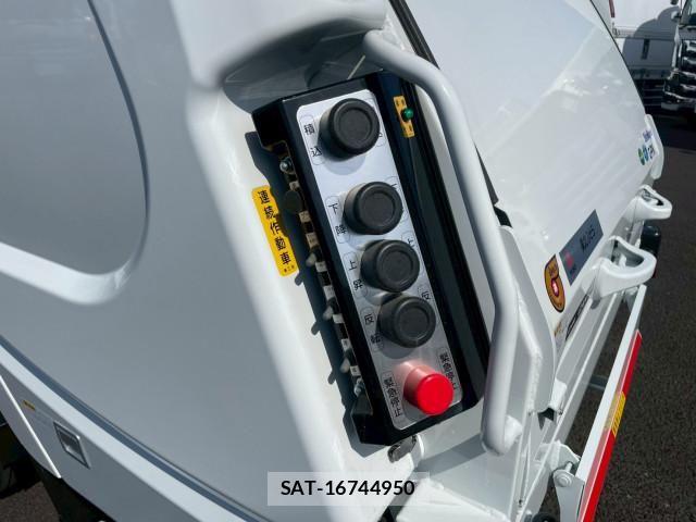 Mitsubishi CANTER 2026-01 6902972-14
