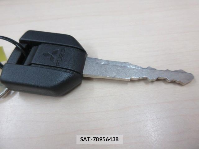 Mitsubishi CANTER 2018-01 6903009-4