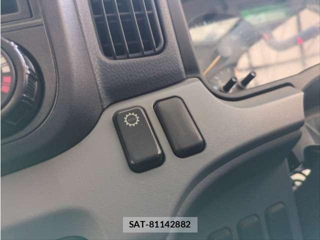 Mitsubishi CANTER 2012-10 6903025-29