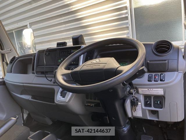 Mitsubishi CANTER 2019-03 6902999-15
