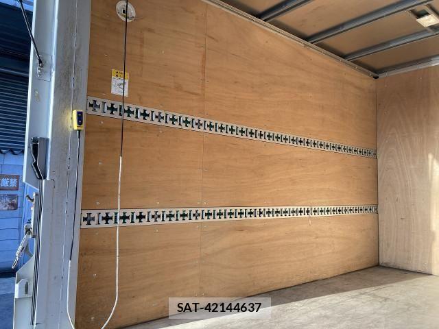 Mitsubishi CANTER 2019-03 6902999-21