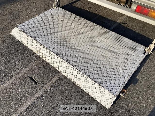 Mitsubishi CANTER 2019-03 6902999-4