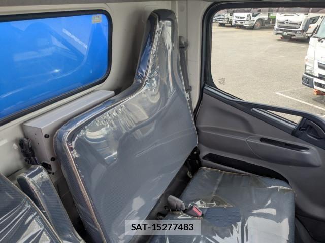 Mitsubishi CANTER 2015-05 6903008-27