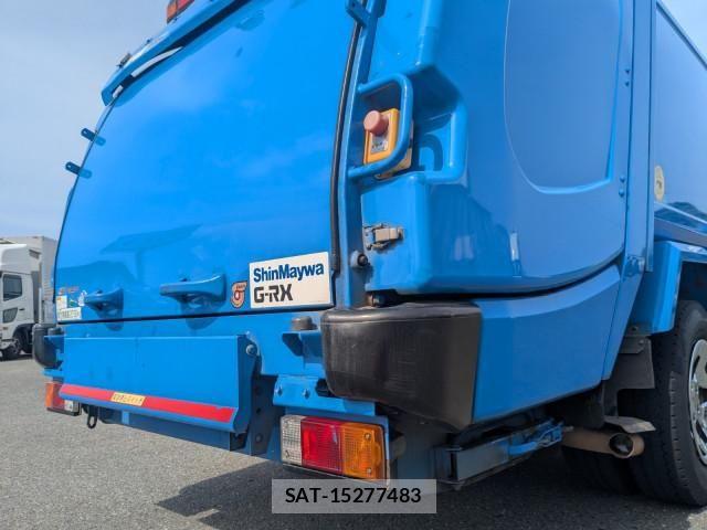 Mitsubishi CANTER 2015-05 6903008-6