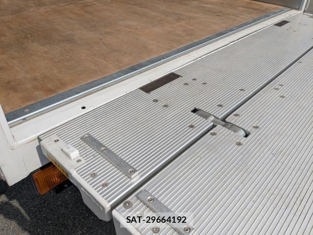 Mitsubishi CANTER 2023-07 6902982-11