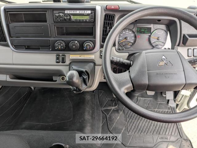 Mitsubishi CANTER 2023-07 6902982-26
