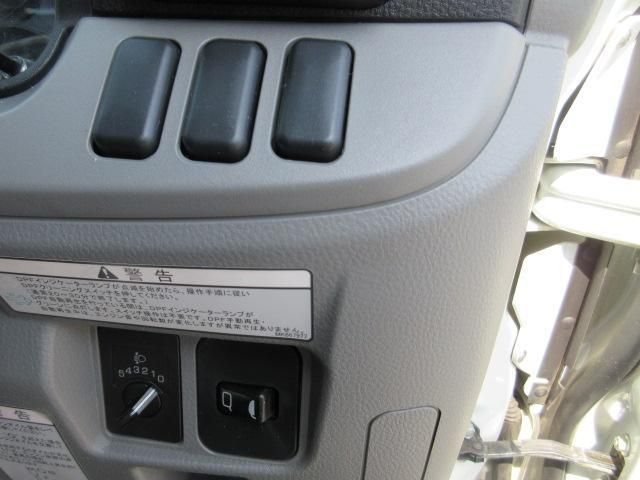 Mitsubishi CANTER 2019-04 6964358-9