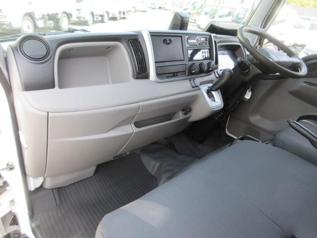Mitsubishi CANTER 2019-04 6964358-17