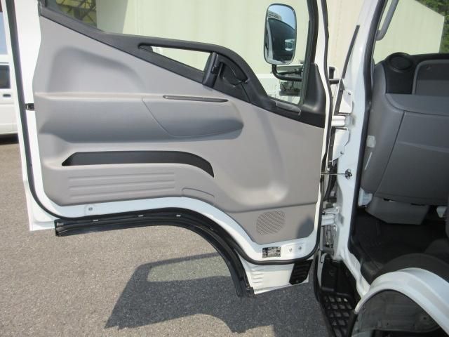 Mitsubishi CANTER 2019-04 6964358-18