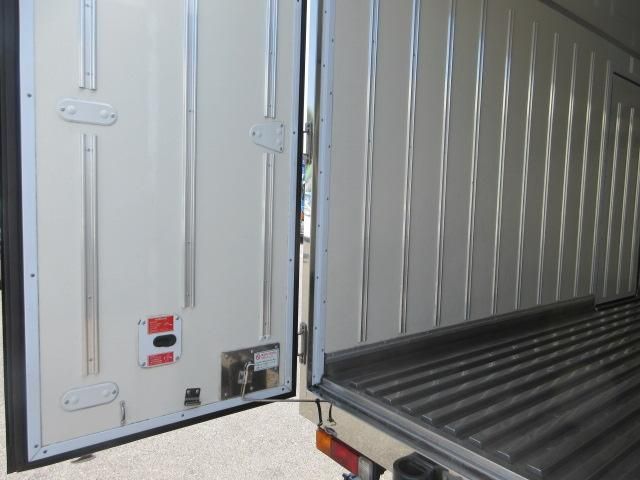 Mitsubishi CANTER 2019-04 6964358-26
