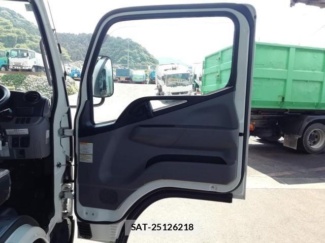 Mitsubishi CANTER 2018-02 7020136-25