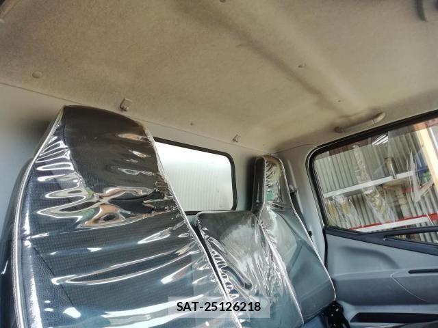 Mitsubishi CANTER 2018-02 7020136-27