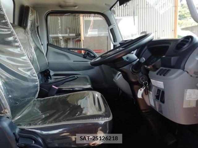 Mitsubishi CANTER 2018-02 7020136-28
