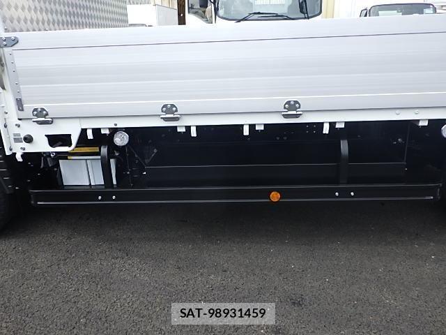 Mitsubishi CANTER 2024-10 7057821-23