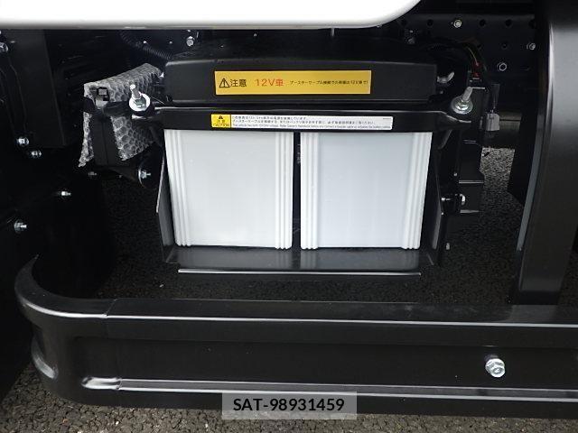 Mitsubishi CANTER 2024-10 7057821-24