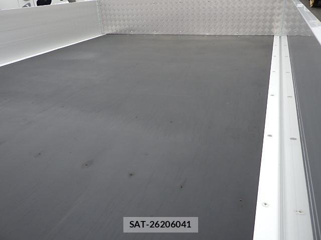 Mitsubishi CANTER 2024-10 7057820-9