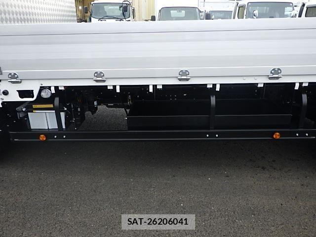 Mitsubishi CANTER 2024-10 7057820-23