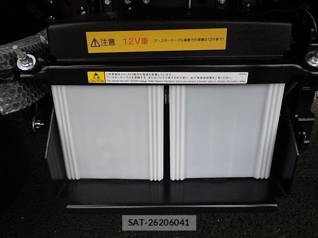 Mitsubishi CANTER 2024-10 7057820-24