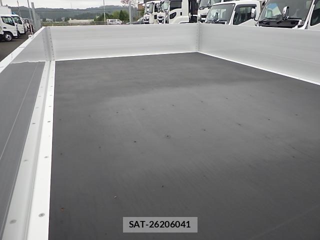 Mitsubishi CANTER 2024-10 7057820-8