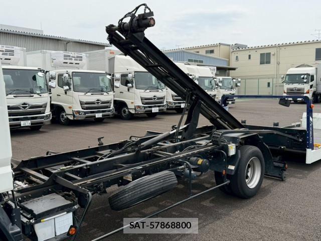 Mitsubishi CANTER 2024-05 7057819-18