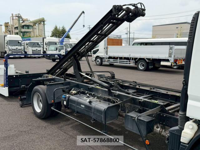 Mitsubishi CANTER 2024-05 7057819-19