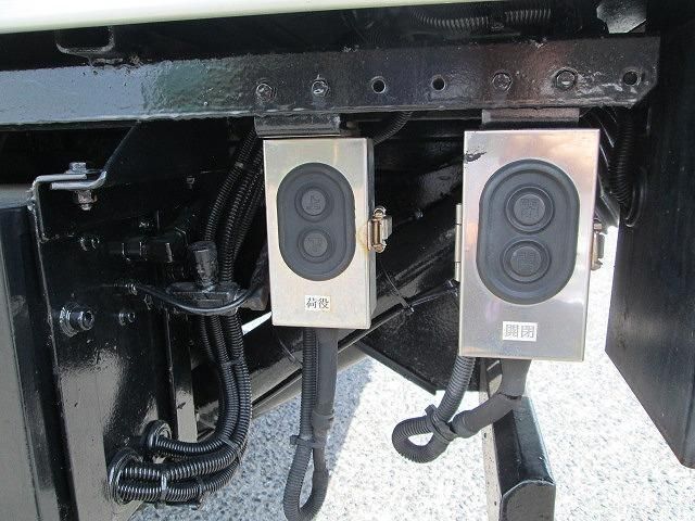 Mitsubishi CANTER 2011-08 7199515-16