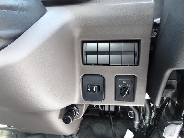 Mitsubishi CANTER 2025-12 7199486-23