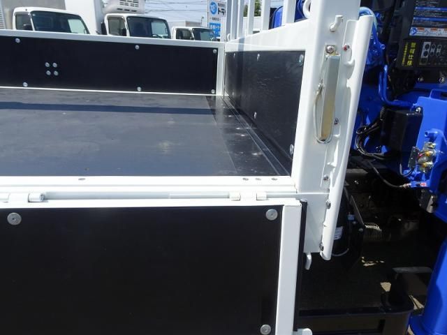 Mitsubishi CANTER 2025-12 7199486-8