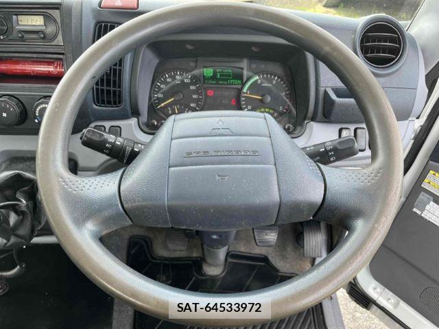 Mitsubishi CANTER 2013-03 7215739-18