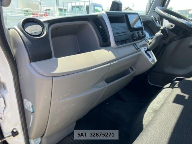 Mitsubishi CANTER 2022-02 7215769-25