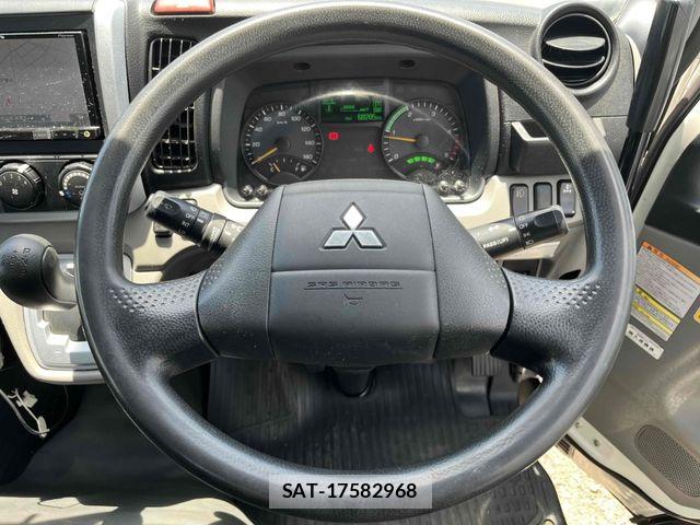 Mitsubishi CANTER 2018-01 7215760-18