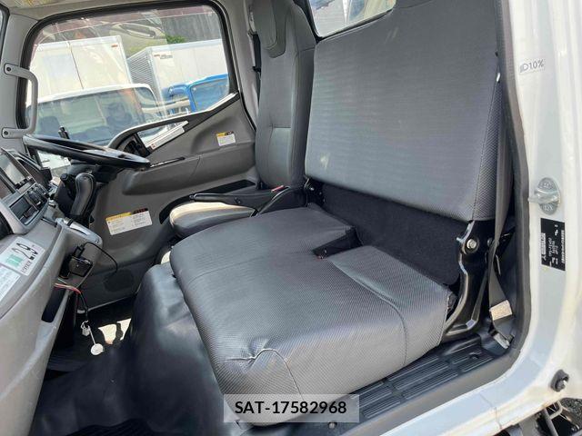 Mitsubishi CANTER 2018-01 7215760-21