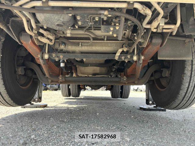 Mitsubishi CANTER 2018-01 7215760-24