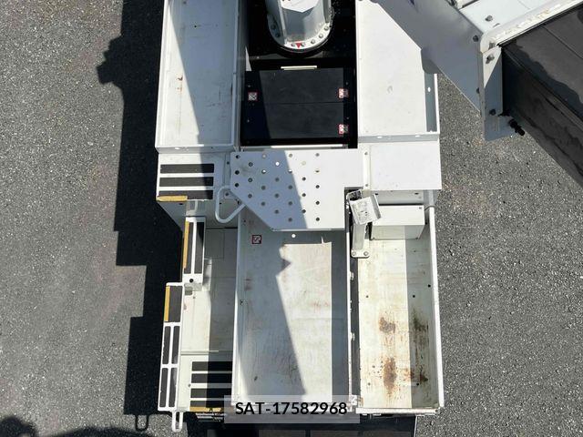 Mitsubishi CANTER 2018-01 7215760-7