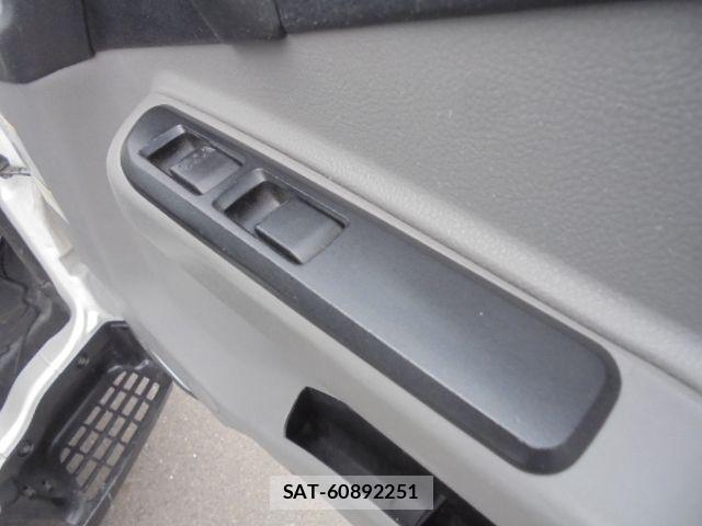 Mitsubishi CANTER 2017-08 7215749-9