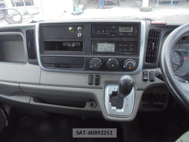 Mitsubishi CANTER 2017-08 7215749-13