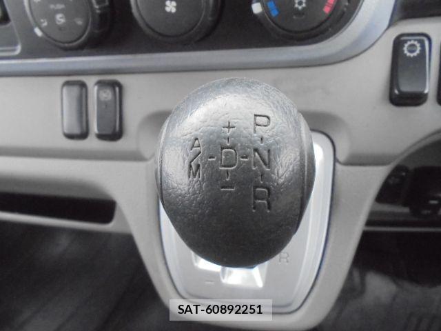 Mitsubishi CANTER 2017-08 7215749-15