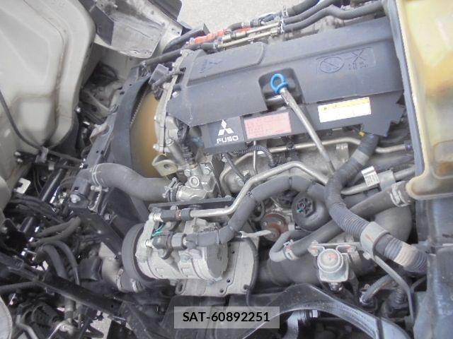Mitsubishi CANTER 2017-08 7215749-18