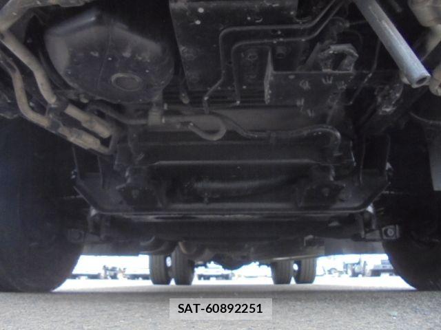 Mitsubishi CANTER 2017-08 7215749-21