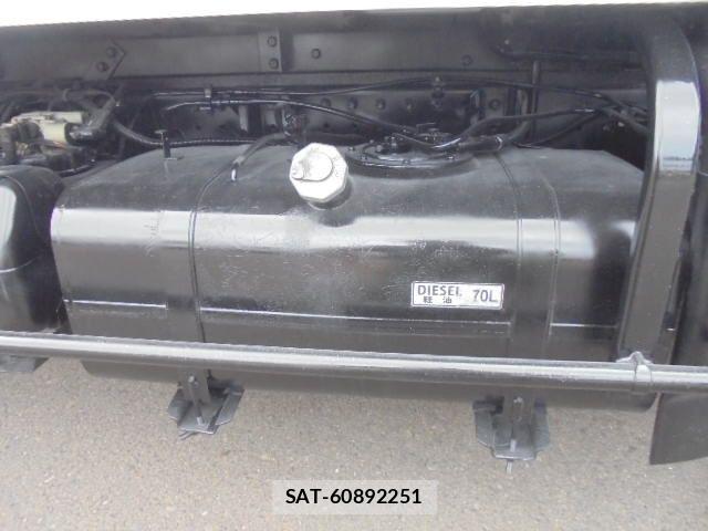 Mitsubishi CANTER 2017-08 7215749-22