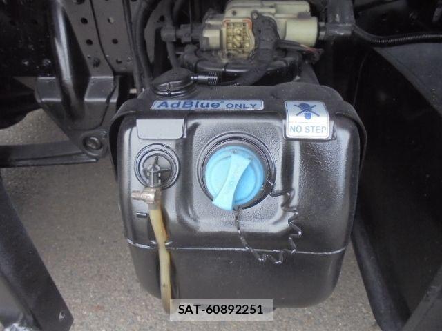 Mitsubishi CANTER 2017-08 7215749-23