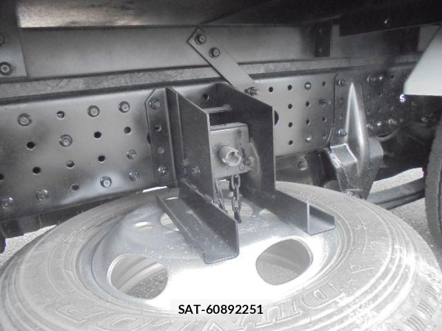 Mitsubishi CANTER 2017-08 7215749-24