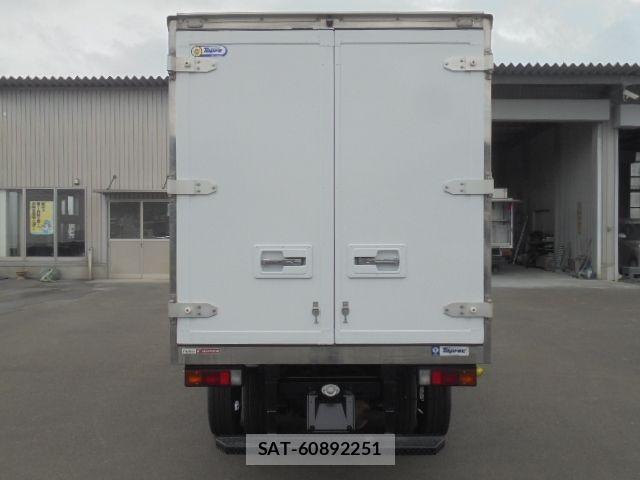 Mitsubishi CANTER 2017-08 7215749-26
