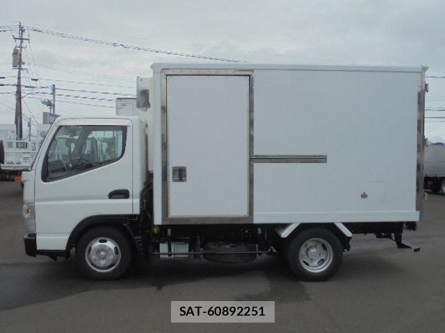 Mitsubishi CANTER 2017-08 7215749-3