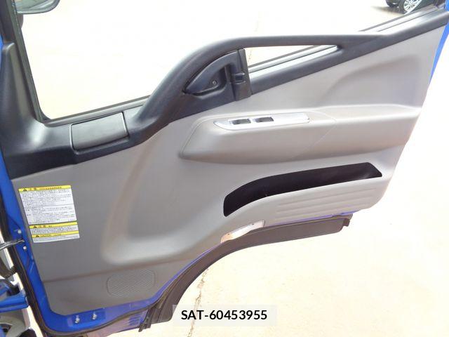 Mitsubishi CANTER 2016-11 7215737-16