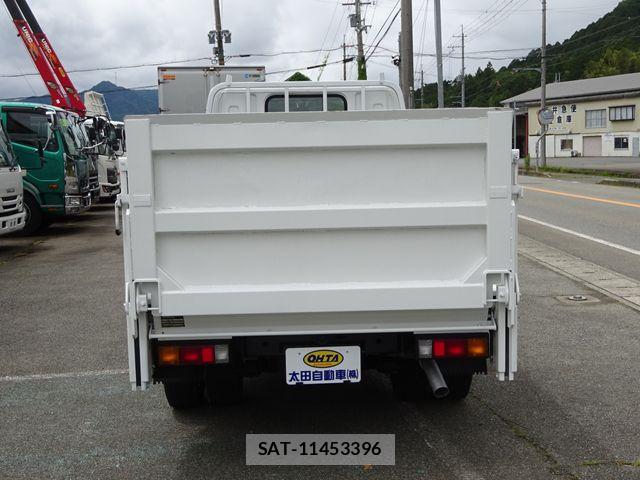 Mitsubishi CANTER 2005-04 7215733-5