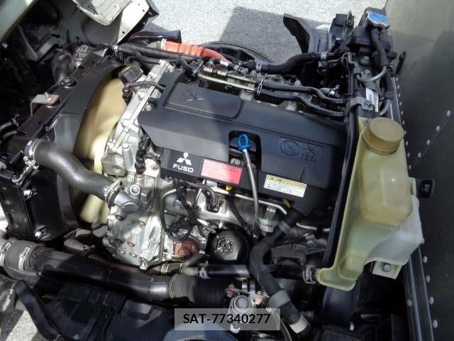 Mitsubishi CANTER 2017-04 7215745-3