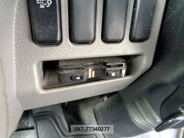 Mitsubishi CANTER 2017-04 7215745-6