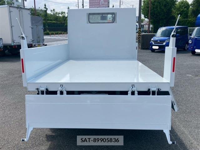 Mitsubishi CANTER 2026-05 7215806-9