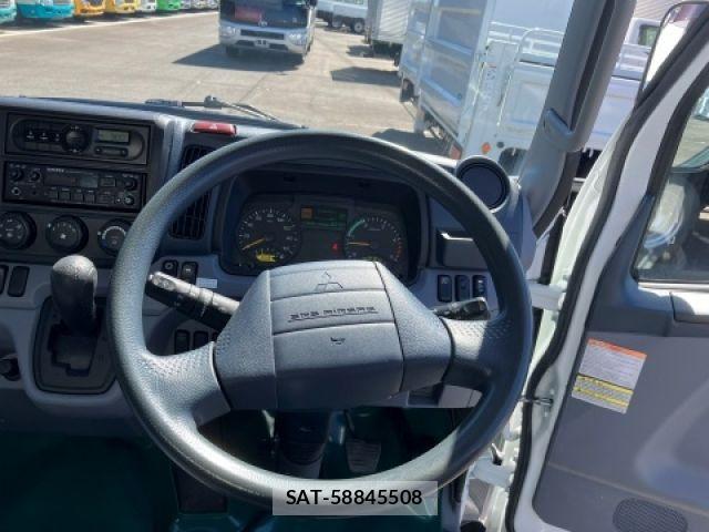 Mitsubishi CANTER 2016-03 7215738-19